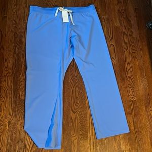 NWT women’s figs scrub pant